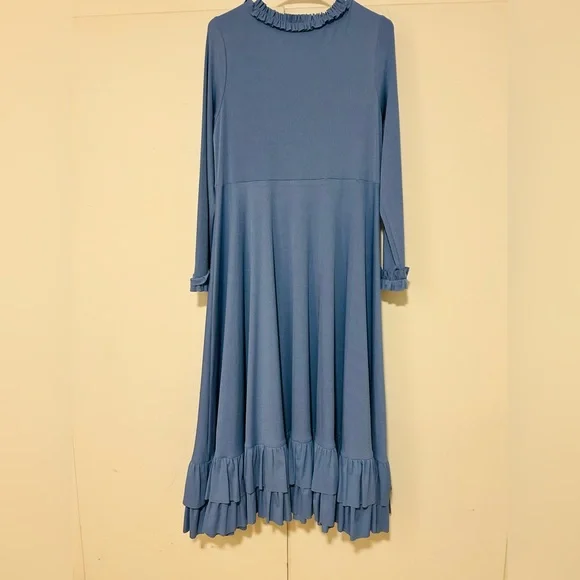 Dainty Jewells - Stroke of Midnight in blue
Elegant Blue Maxi Dress - Picture 3 of 5